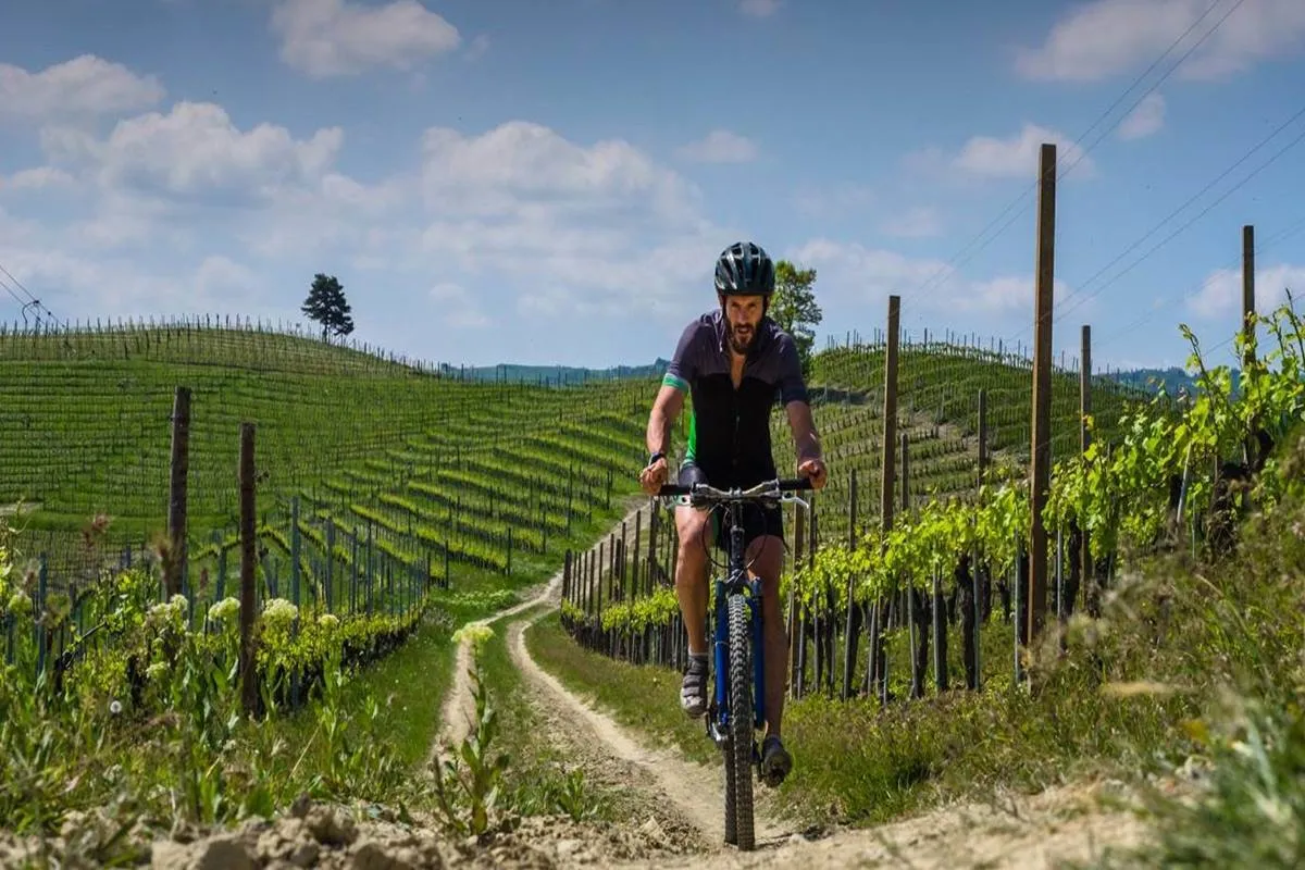 Giro e-bike all'alba